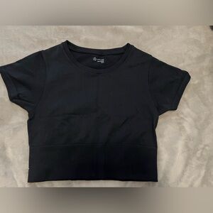 Size medium Arie (offline)short sleeve workout top,hardly worn in good condition